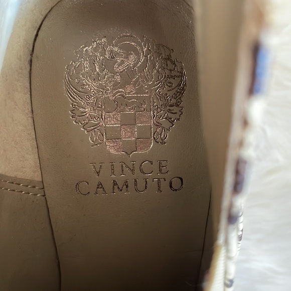 Vince Camuto Gradina Block Heel Booties - Picture 10 of 10